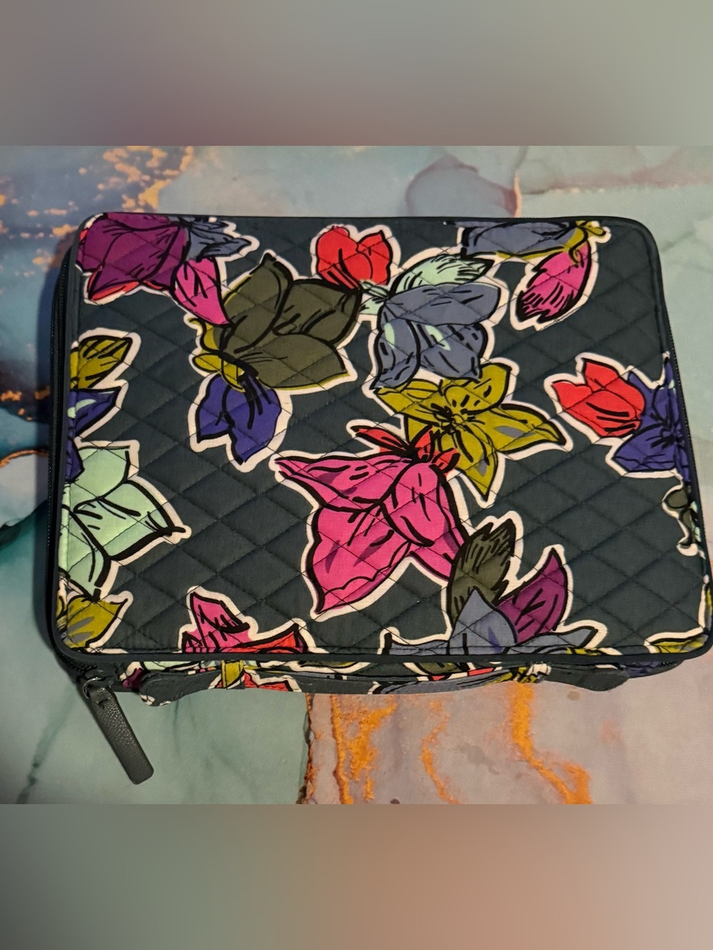 Vera Bradley Green Falling Slower Pattern Quilted Tablet Organizer Case